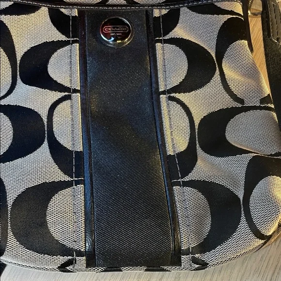 💙 Coach Signature Black and Tan Shoulder Bag - Picture 4 of 13